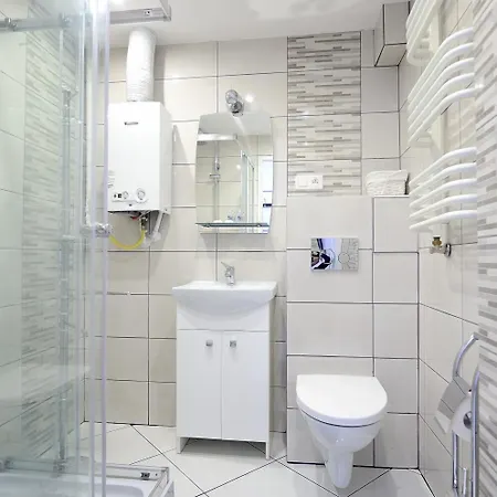 Victus Apartamenty, La Figure