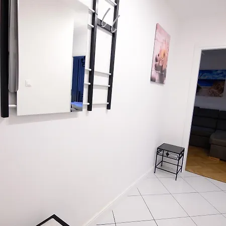 Victus Apartamenty, La Figure 소포트